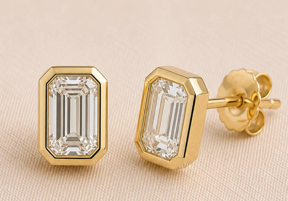 Bezel Stud Diamond CZ  Earring 18K  PVD Waterproof