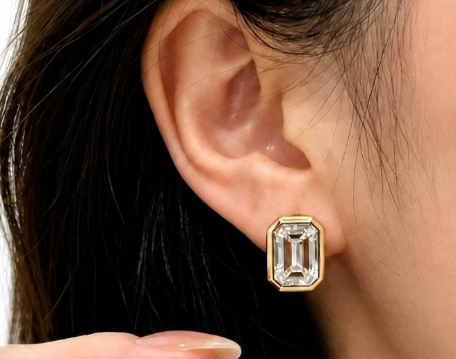 Bezel Stud Diamond CZ  Earring 18K  PVD Waterproof